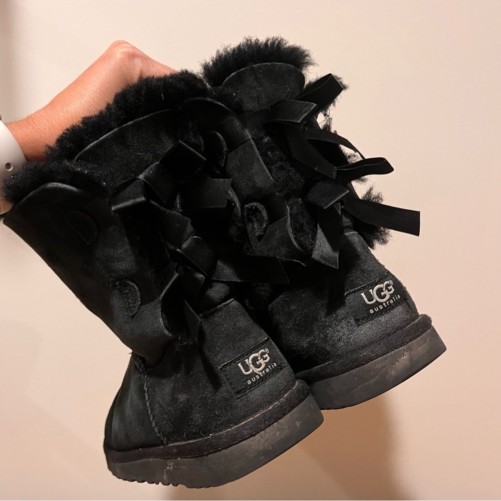 Ugh Black Short Boots Bow size 5